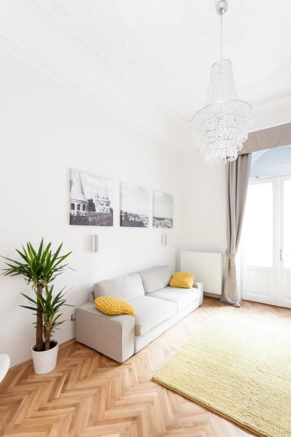Bpr Sophisticated Astoria Suite With Balcony Boedapest Buitenkant foto