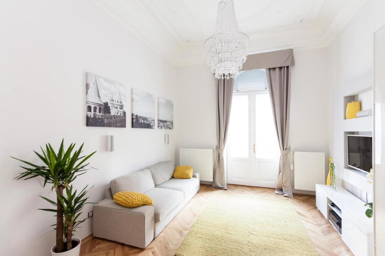 Bpr Sophisticated Astoria Suite With Balcony Boedapest Buitenkant foto