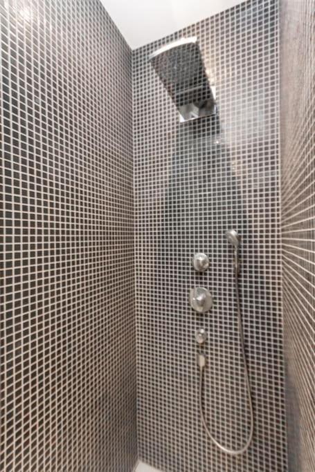 Bpr Sophisticated Astoria Suite With Balcony Boedapest Buitenkant foto