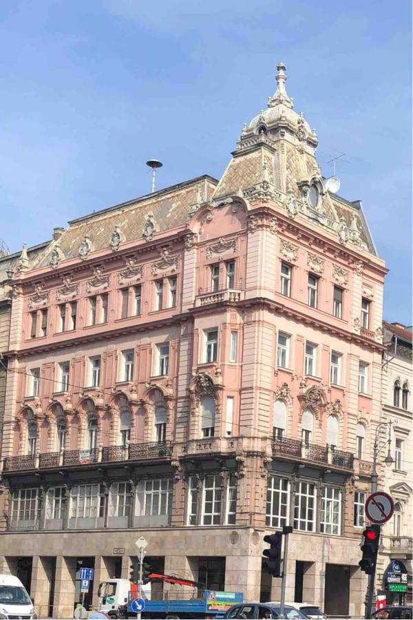 Bpr Sophisticated Astoria Suite With Balcony Boedapest Buitenkant foto