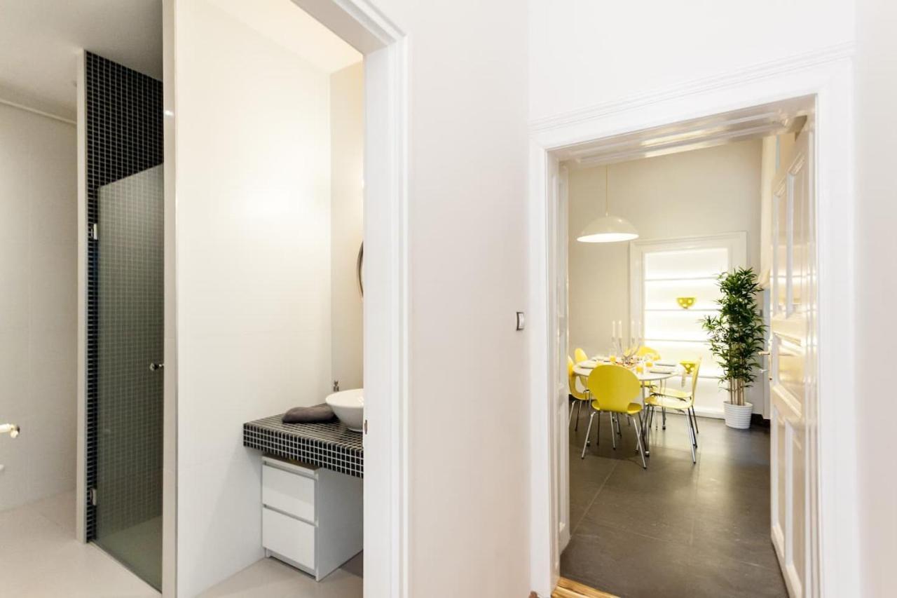 Bpr Sophisticated Astoria Suite With Balcony Boedapest Buitenkant foto