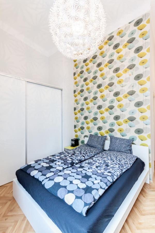 Bpr Sophisticated Astoria Suite With Balcony Boedapest Buitenkant foto
