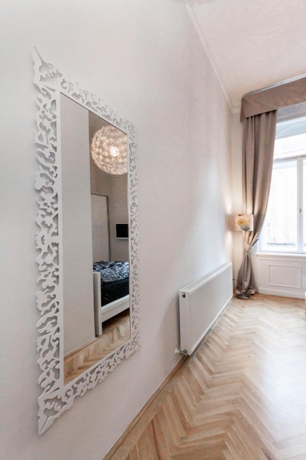 Bpr Sophisticated Astoria Suite With Balcony Boedapest Buitenkant foto