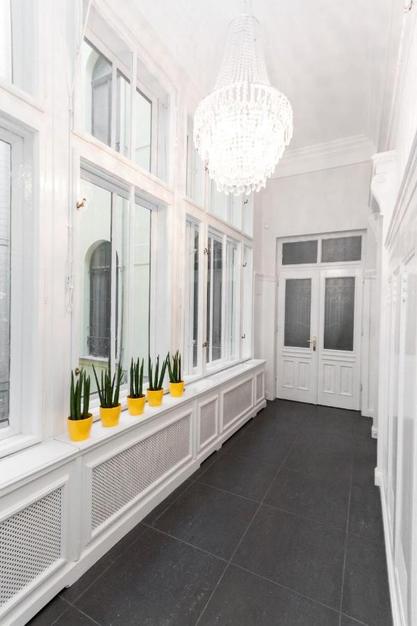 Bpr Sophisticated Astoria Suite With Balcony Boedapest Buitenkant foto