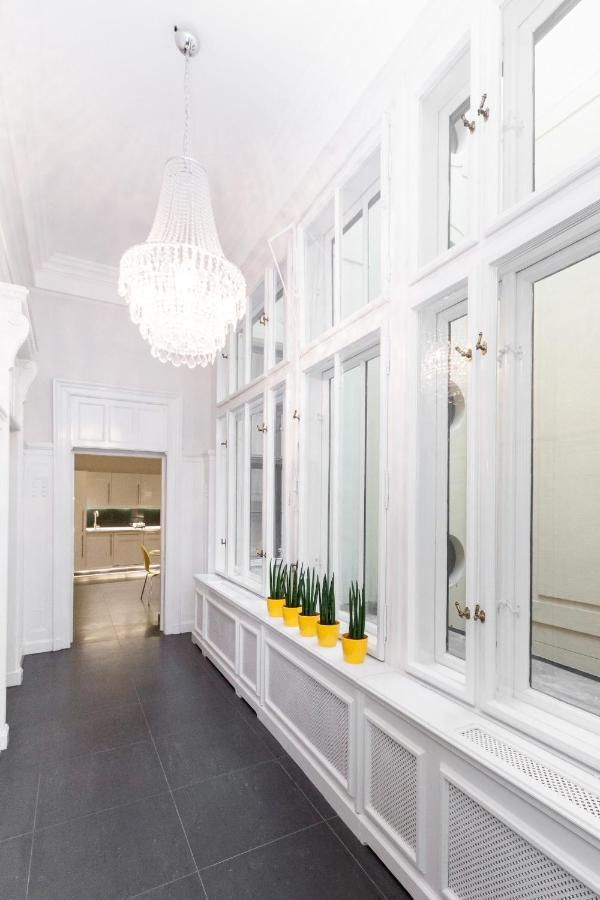 Bpr Sophisticated Astoria Suite With Balcony Boedapest Buitenkant foto